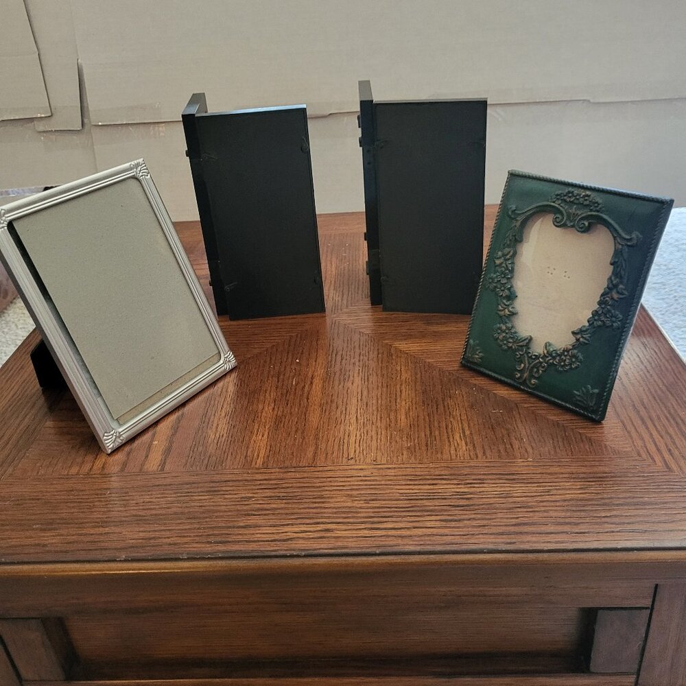 Picture Frame Assortment - Picture 3 of 5
